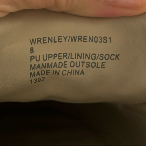 Steve Madden Croc Embossed Tan Platform Wedge Oxford Style shoes size 8 - Picture 9 of 9